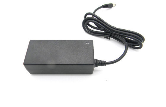 Powyżej napięcia AC na DC Zasilacz 12V 36W pulpitu wtyczką UK dla TV LCD