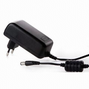 Miniwatts Zasilanie z Surge 5kV i CEC V podróży Zasilacze